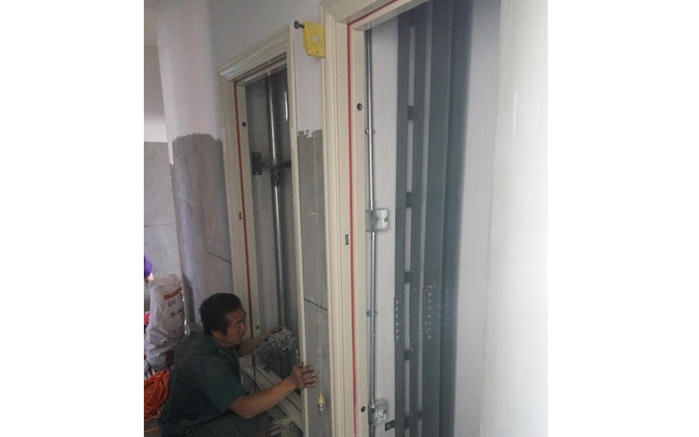 2016年6月28日傳媒學(xué)院防火門安裝動態(tài)展示圖