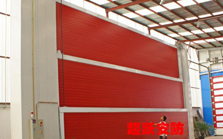 2013.6.26山西五建大同玄武巖項目丁經(jīng)理選購太原超躍工業(yè)翻板提升門