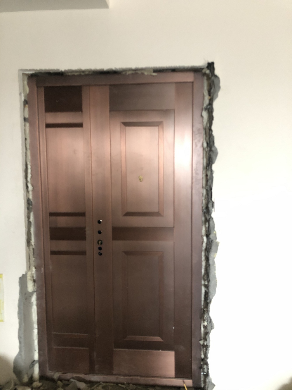 2020恒大集團別墅銅門安裝現(xiàn)場